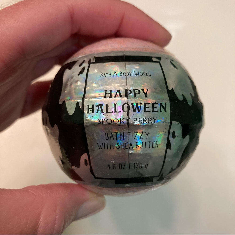 Bath & Body Works Bath Fizzy with Shea Butter in “Spooky Berry”